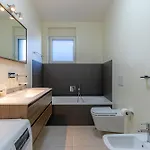 Apartmán Imperial Of 3 With A View Behind The Station And 10 Min From The Of *