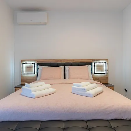 Imperial Of 3 With A View Behind The Station And 10 Min From The Of *