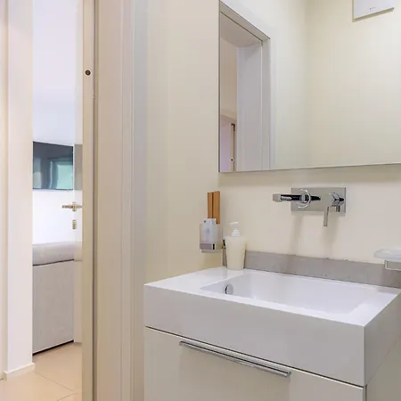 Imperial Of 3 With A View Behind The Station And 10 Min From The Of * Lugano