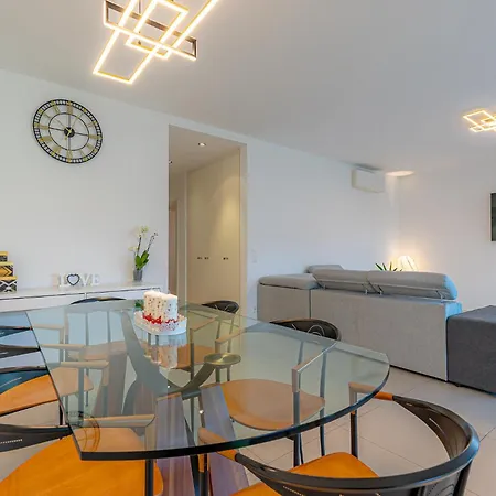 Imperial Of 3 With A View Behind The Station And 10 Min From The Of * Lugano