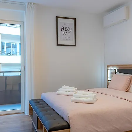 Imperial Of 3 With A View Behind The Station And 10 Min From The Of *