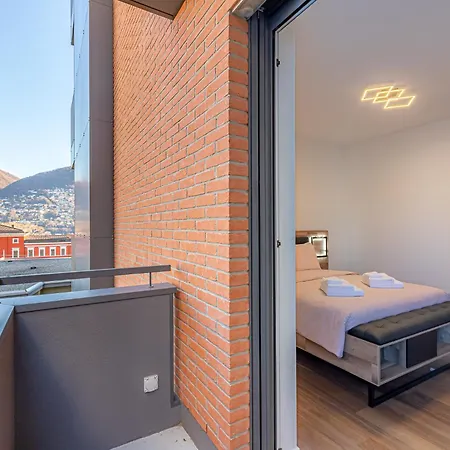 Imperial Of 3 With A View Behind The Station And 10 Min From The Of דירה *