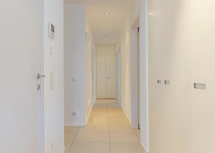 Imperial Of 3 With A View Behind The Station And 10 Min From The Of * Lugano