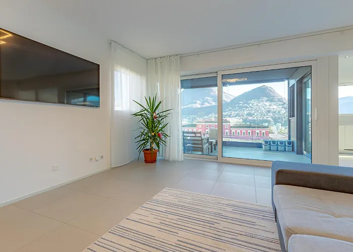 Apartment Imperial Of 3 With A View Behind The Station And 10 Min From The Of Lugano