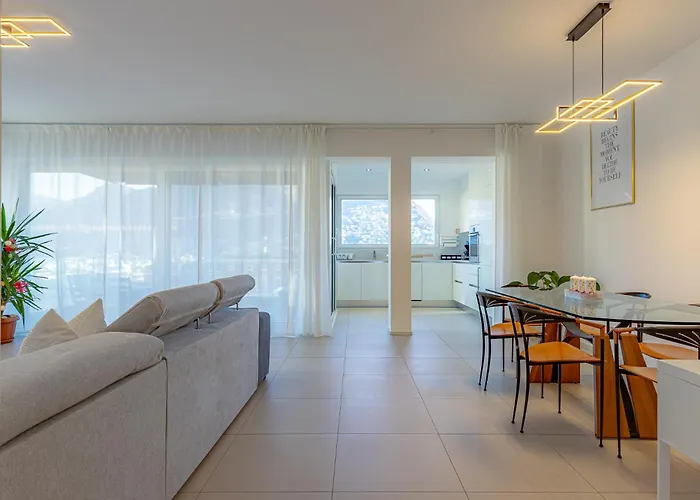 Imperial Of 3 With A View Behind The Station And 10 Min From The Of * Lugano