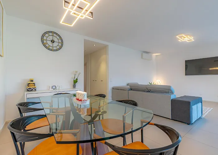 Imperial Of 3 With A View Behind The Station And 10 Min From The Of * Lugano