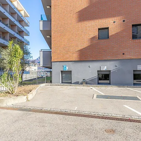 Imperial Of 3 With A View Behind The Station And 10 Min From The Of * لوغانو