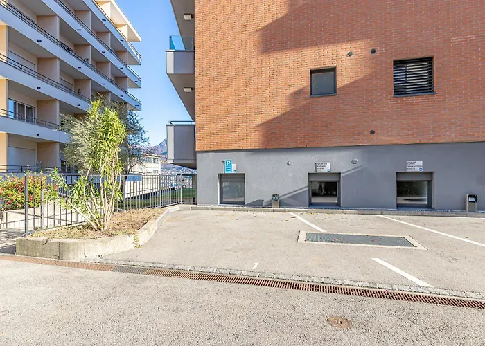 Imperial Of 3 With A View Behind The Station And 10 Min From The Of * 盧加諾