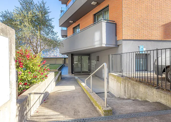 Imperial Of 3 With A View Behind The Station And 10 Min From The Of