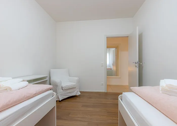 Imperial Of 3 With A View Behind The Station And 10 Min From The Of