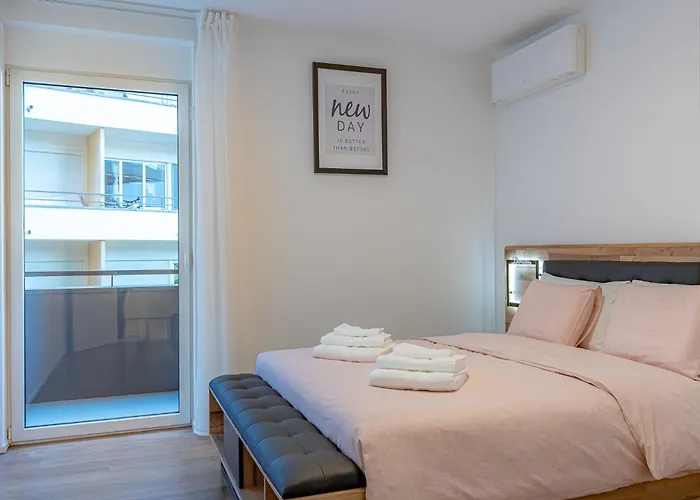 Imperial Of 3 With A View Behind The Station And 10 Min From The Of *